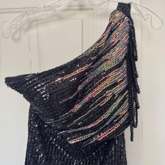 Kalinnu One Shoulder Black Sequin Gown Size 6 - Picture 12 of 13